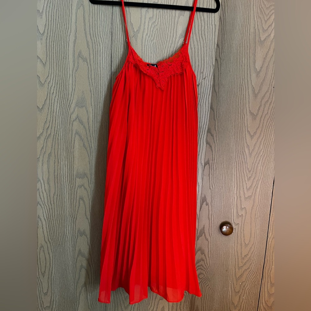Red lulu dress. Size small.